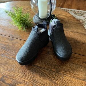 Oofos londoner clog. New, size 7,